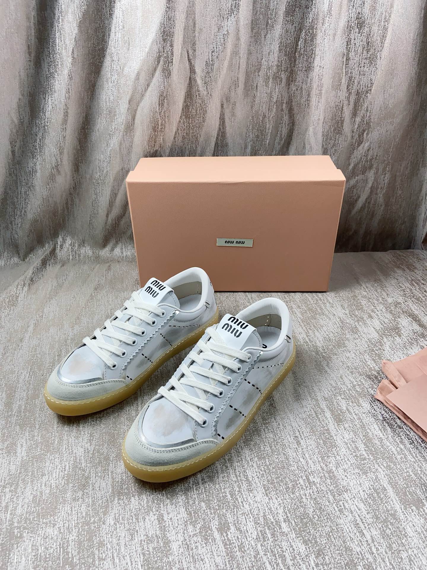 2025 Miumiu 女低帮鞋 0629