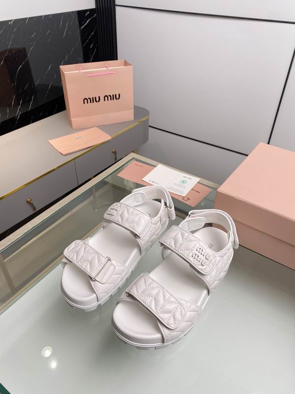 2025 Miumiu 女凉鞋 0813