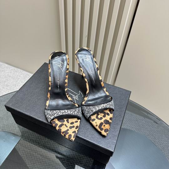 Giuseppe Zanotti sz35-40 mnh0418