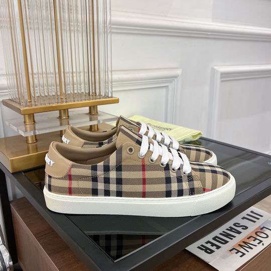 Burberry sz35-44 mnh0702