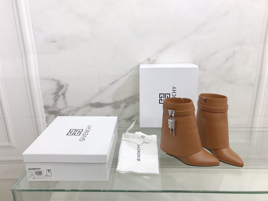 Givenchy sz35-42 h0917