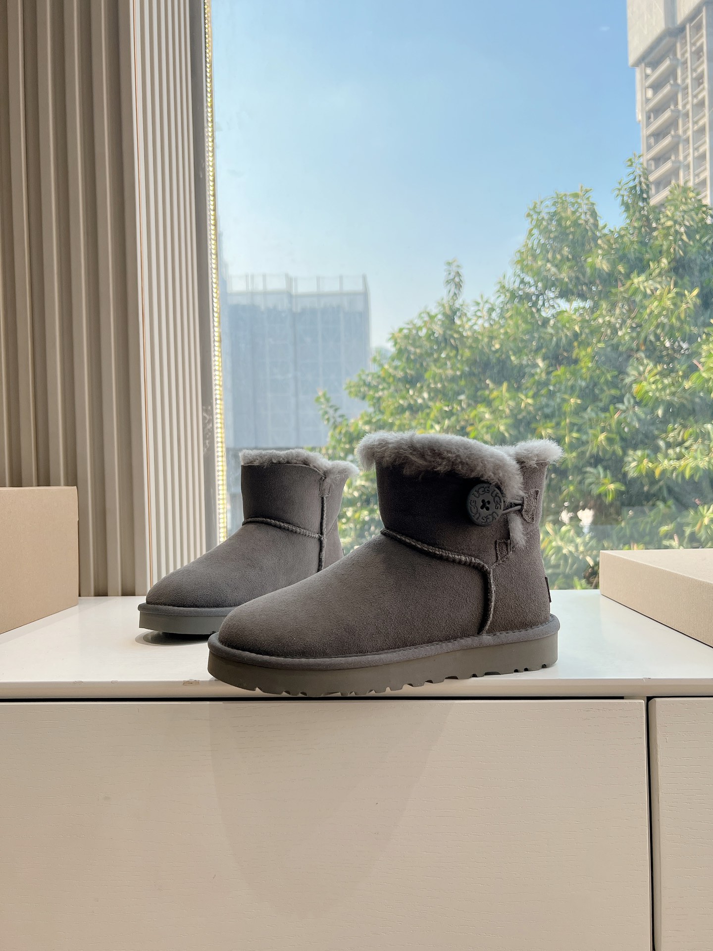 UGG sz35-40 h1011