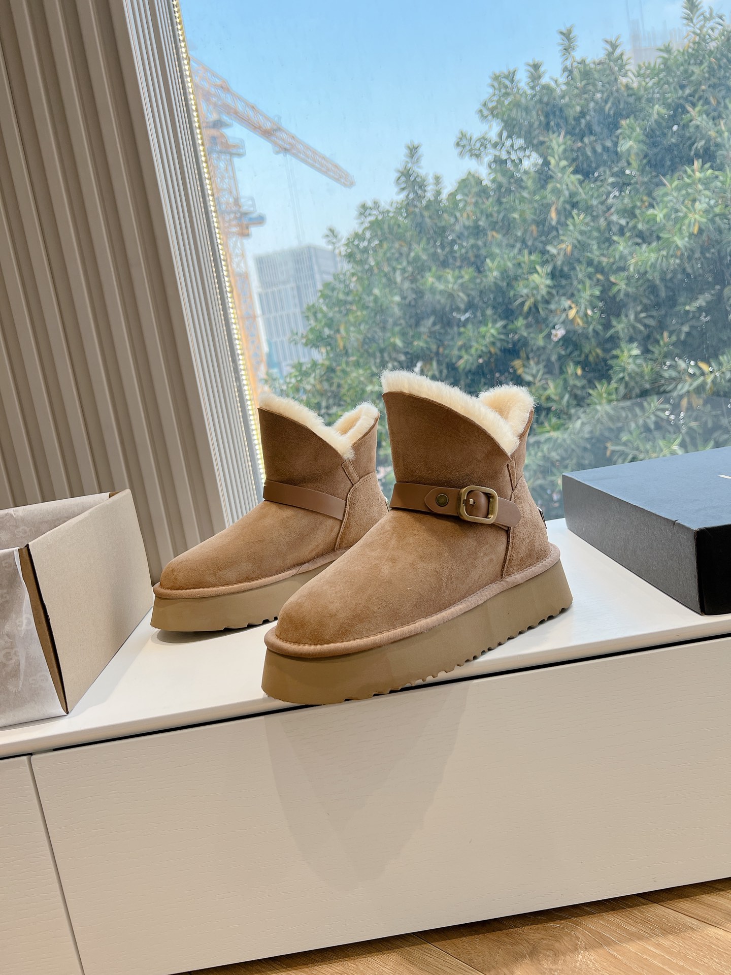 UGG sz35-40 h1014