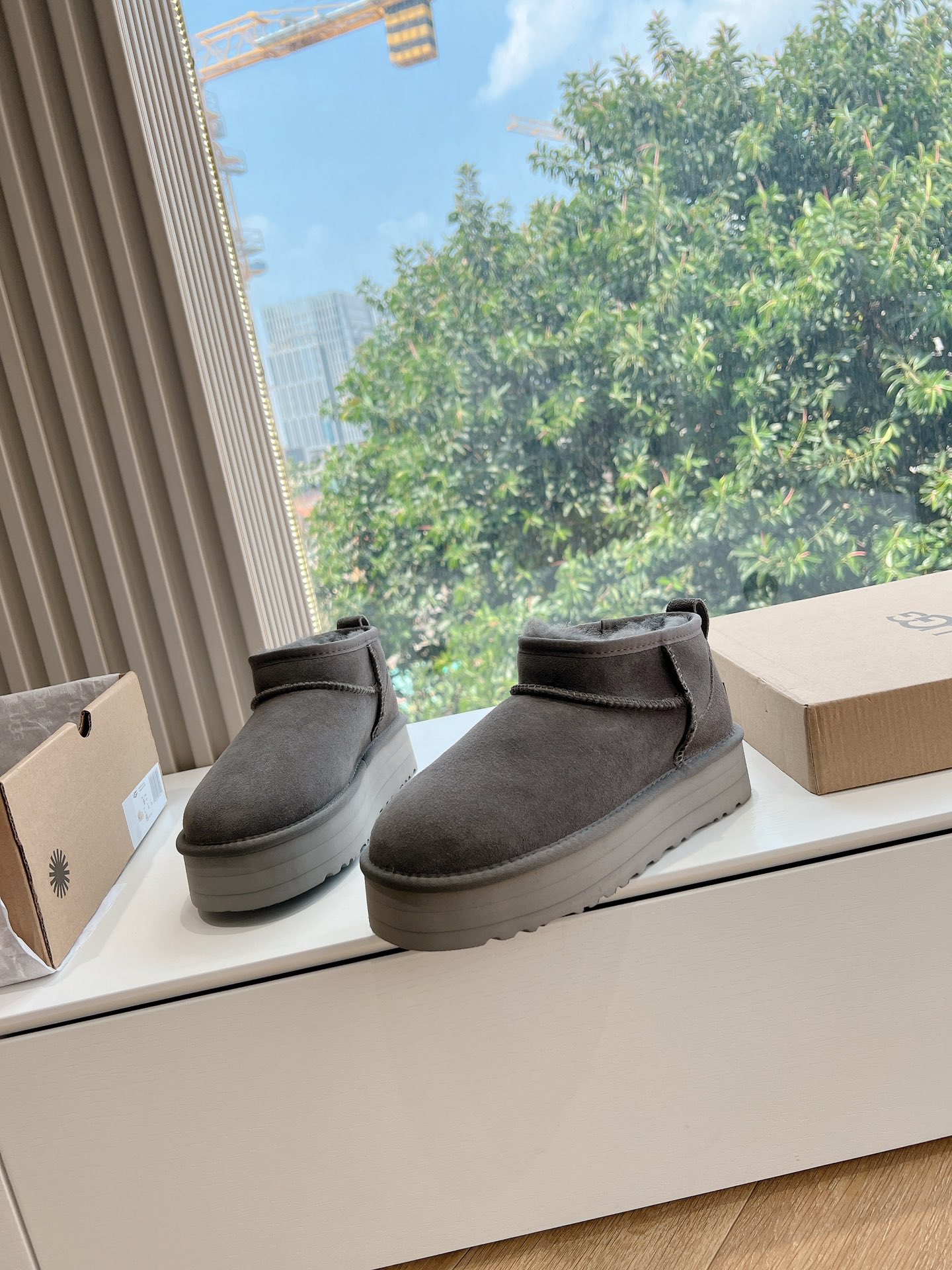 UGG sz35-40 h1016