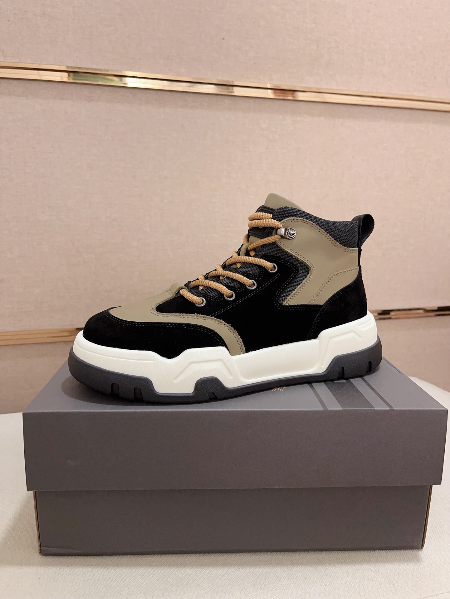 UGG sz39-44 h1018