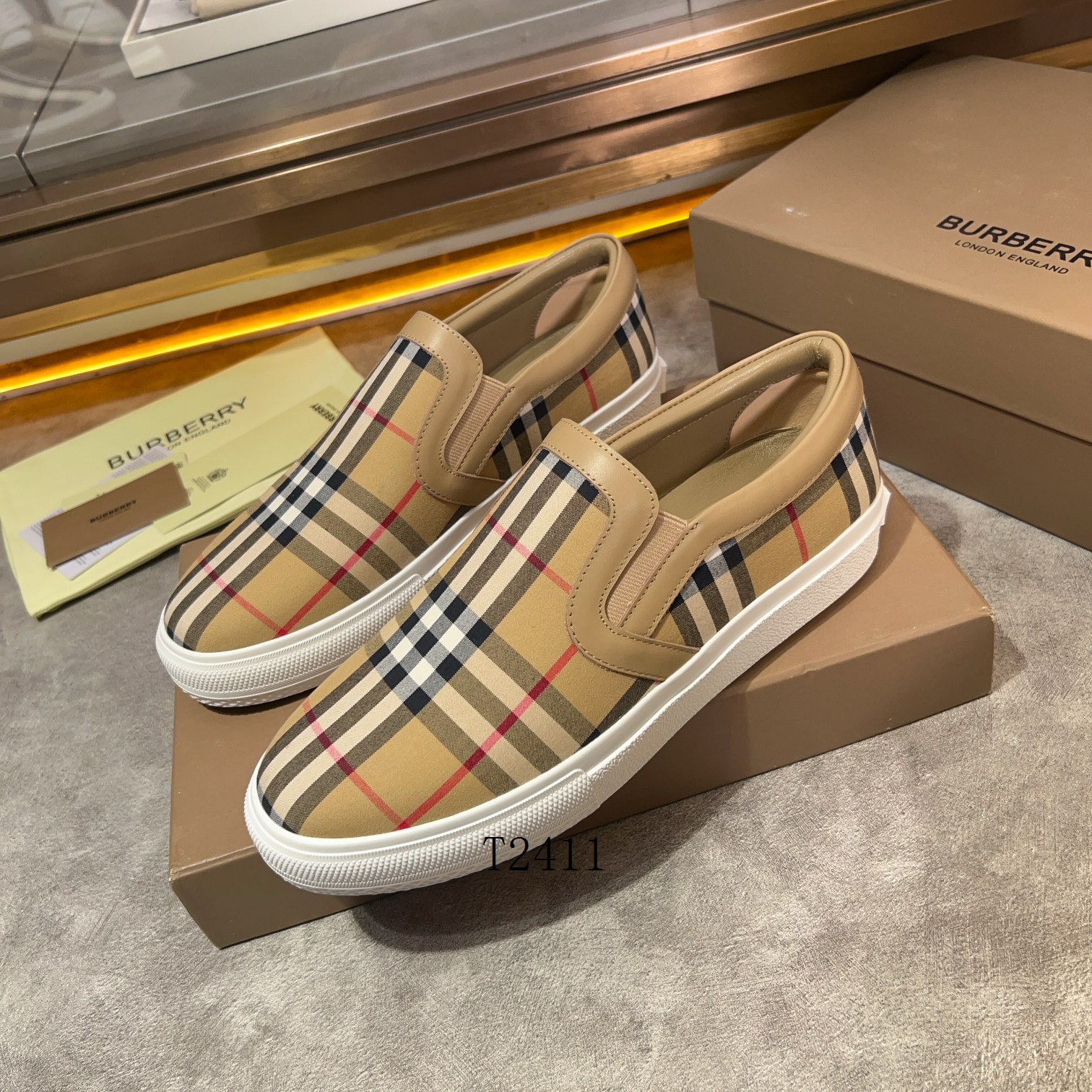 Burberry sz38-45 h1103
