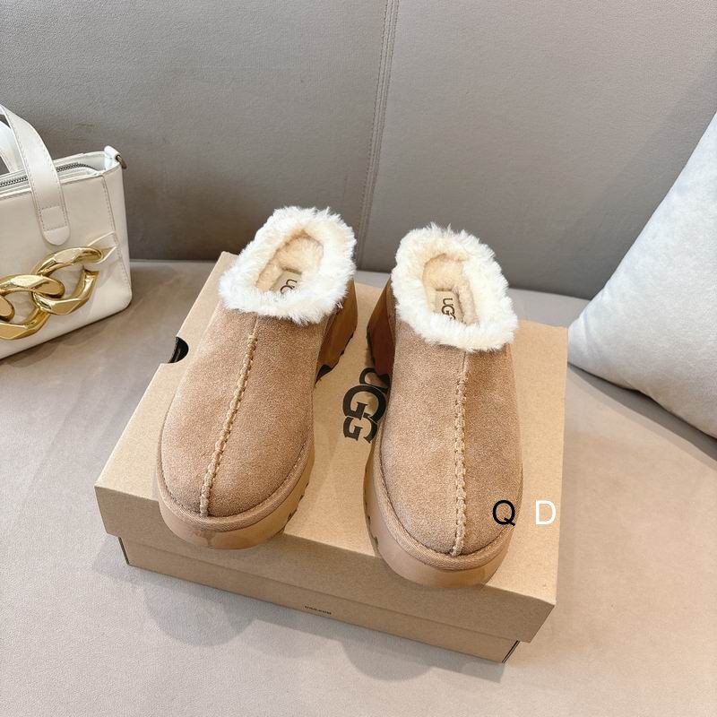 UGG Fur Saddles Ts