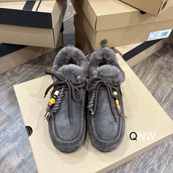 UGG sz35-40 N1139