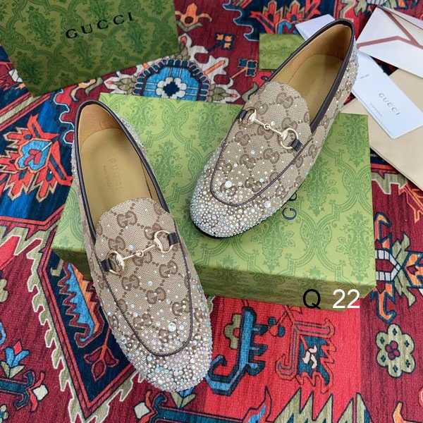 Gucci sz35-40 SF0136