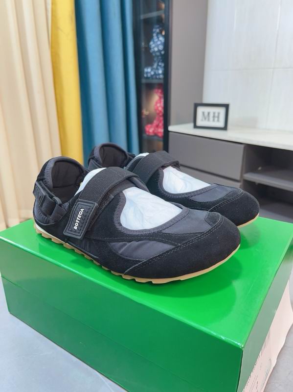 2026 Bottega Veneta Low Shoes 0810