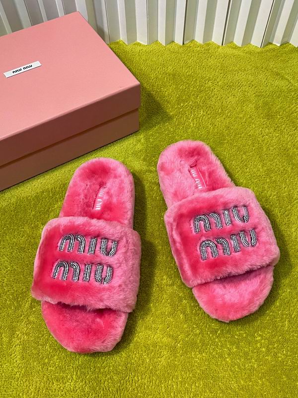 2026 Miumiu Fur saddles 0818
