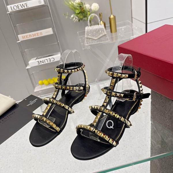 Valentino 凉鞋 Ts