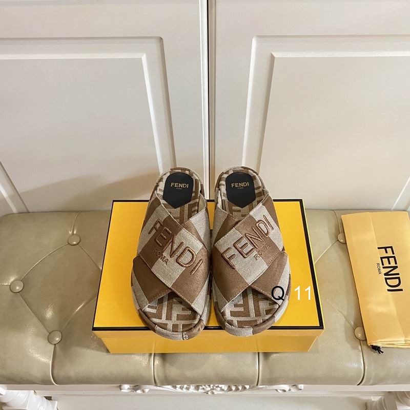 Fendi 男拖鞋 Ts