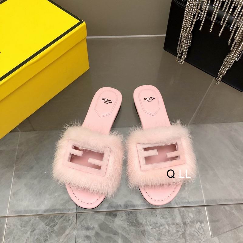 Fendi 女拖鞋 Ts