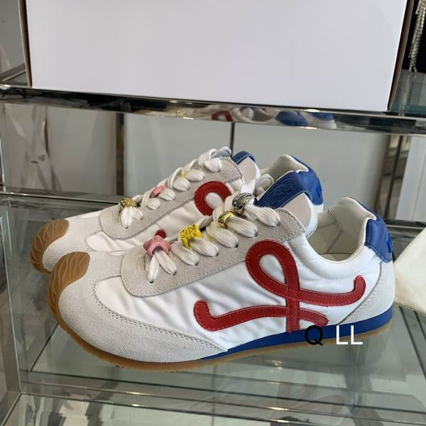 Loewe 女低帮